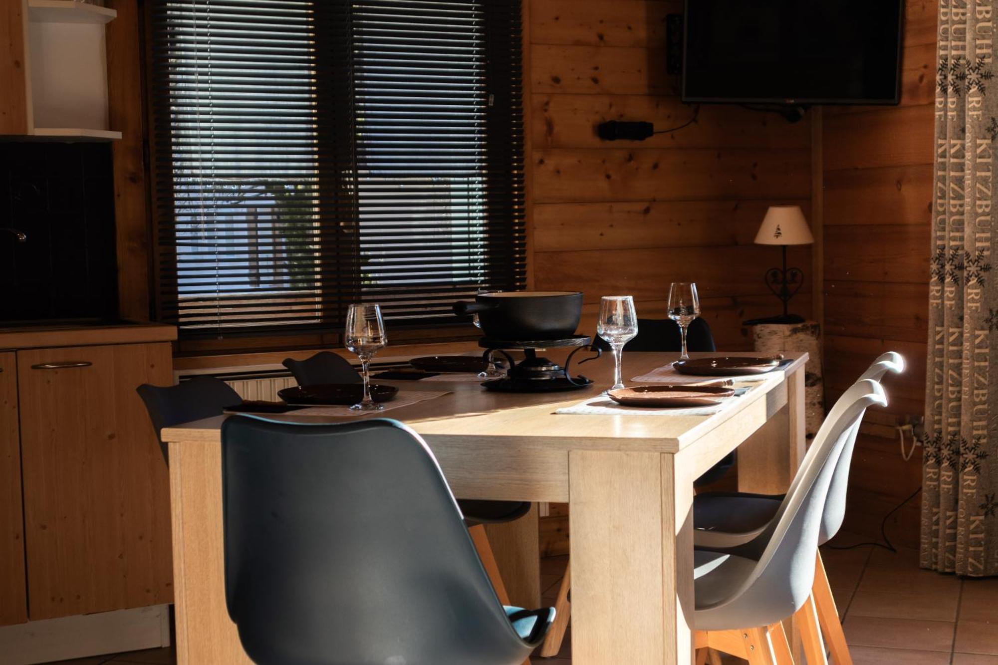 LAPRESKI, bel appartement esprit chalet, très confortable 4 étoiles Thônes Esterno foto