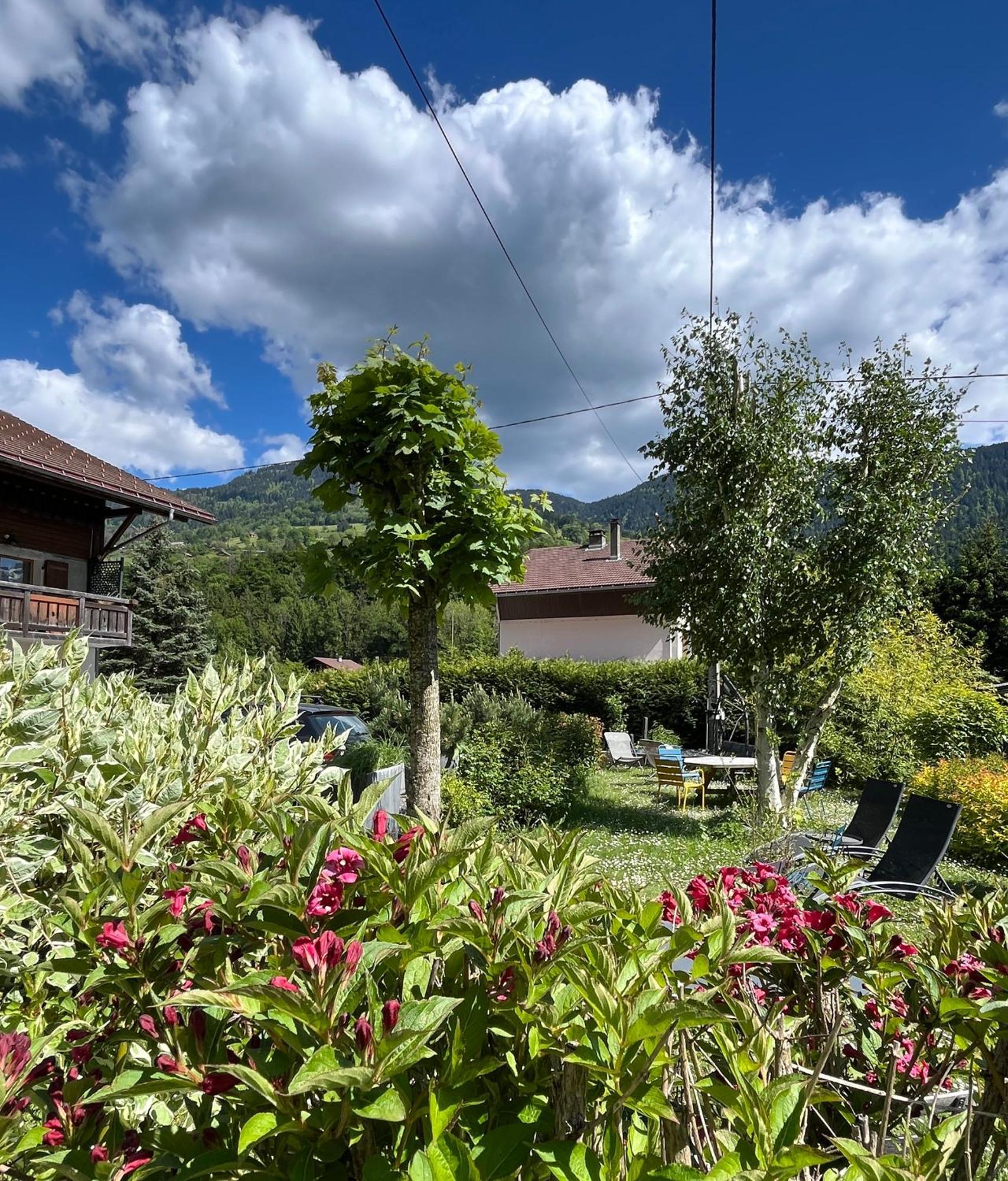 LAPRESKI, bel appartement esprit chalet, très confortable 4 étoiles Thônes Esterno foto