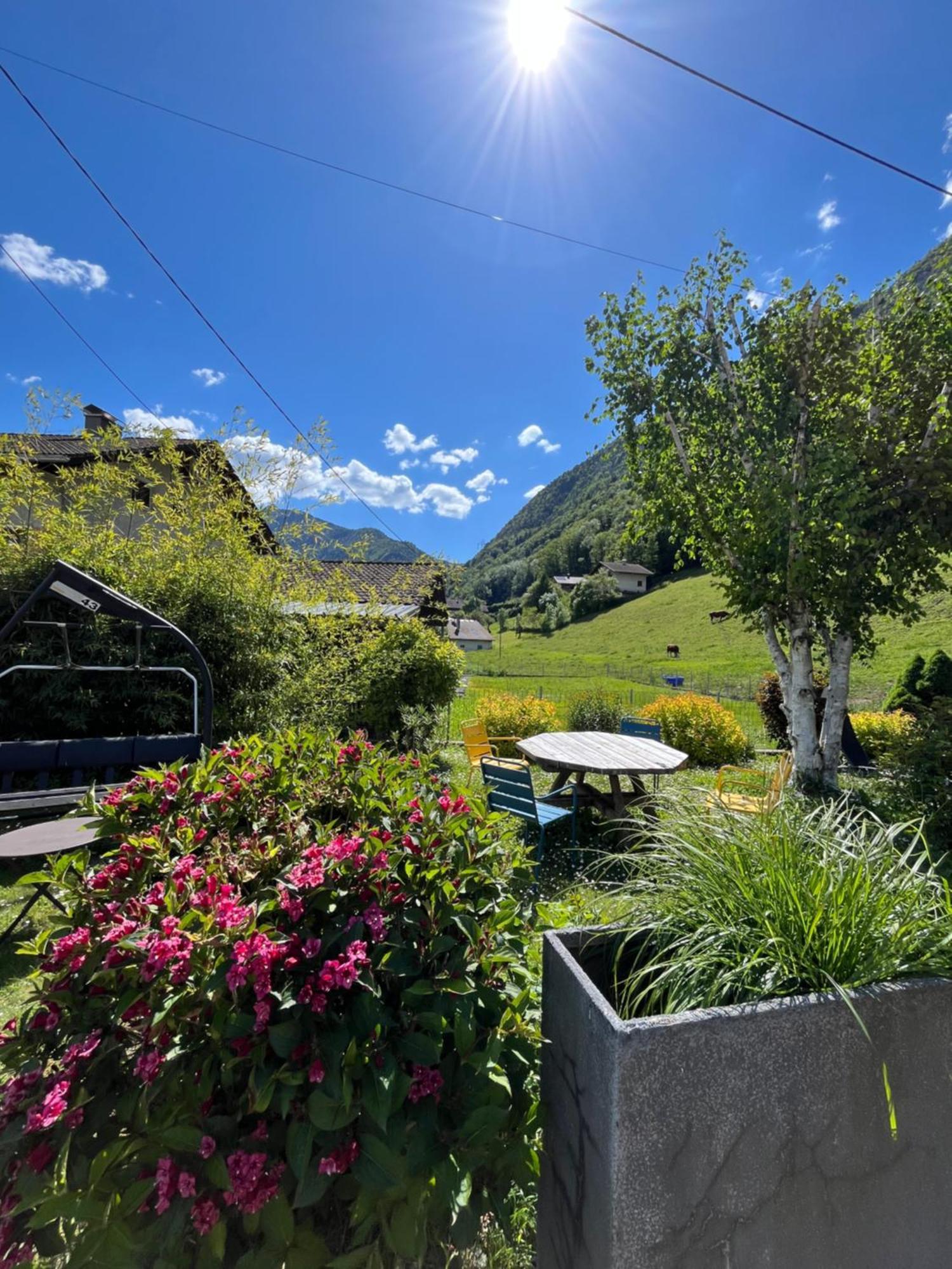 LAPRESKI, bel appartement esprit chalet, très confortable 4 étoiles Thônes Esterno foto