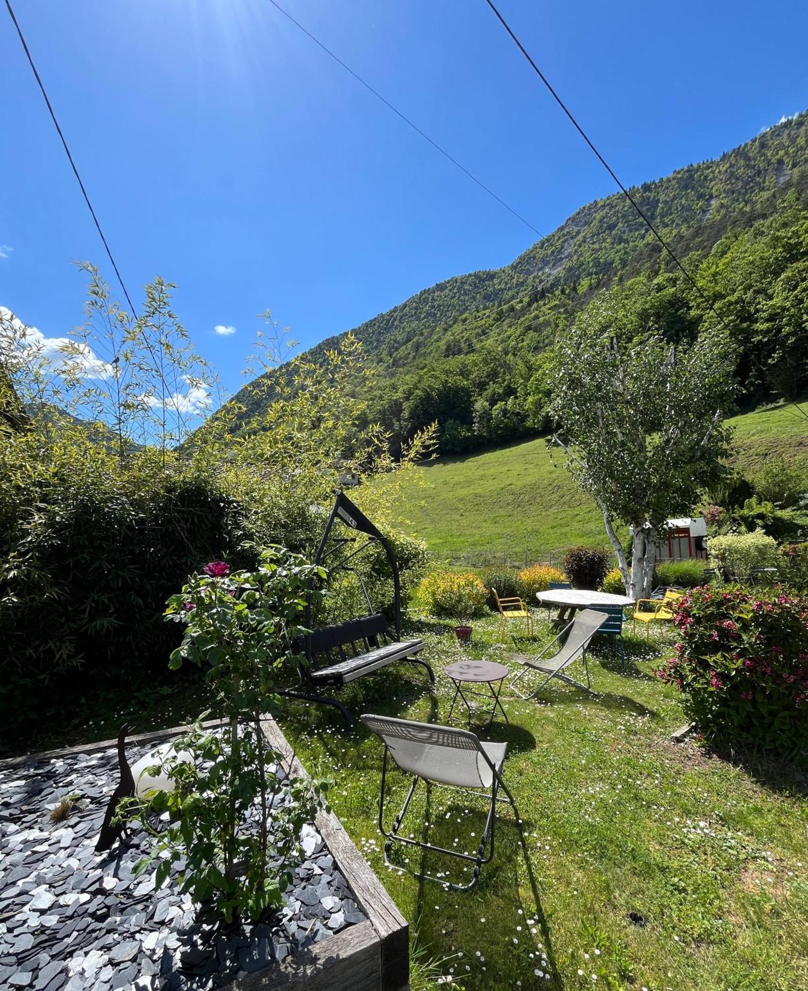 LAPRESKI, bel appartement esprit chalet, très confortable 4 étoiles Thônes Esterno foto